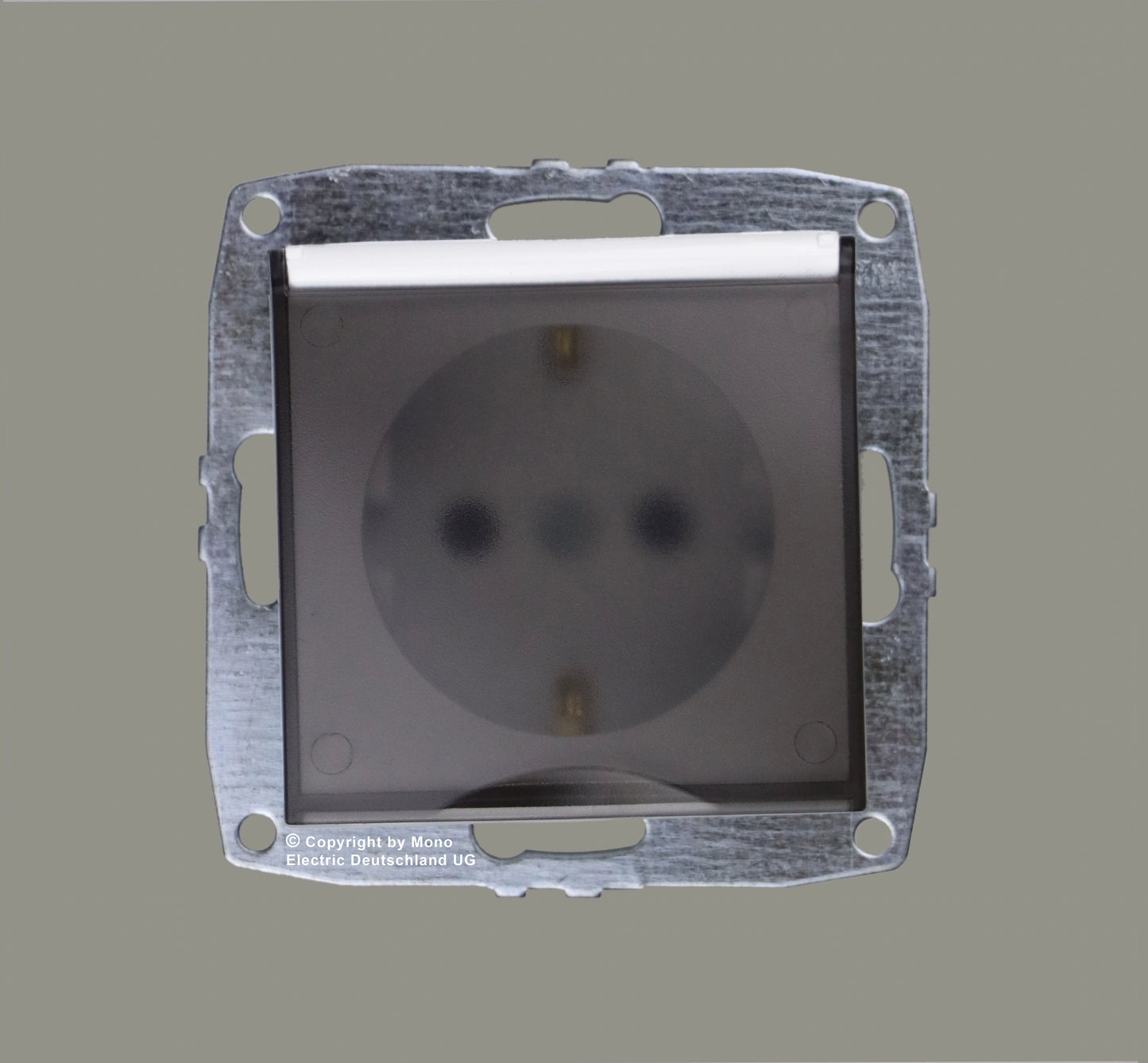 Steckdose mit Klappdeckel und Kindersicherung