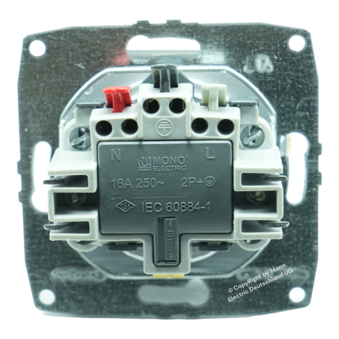 Steckdose mit Klappdeckel