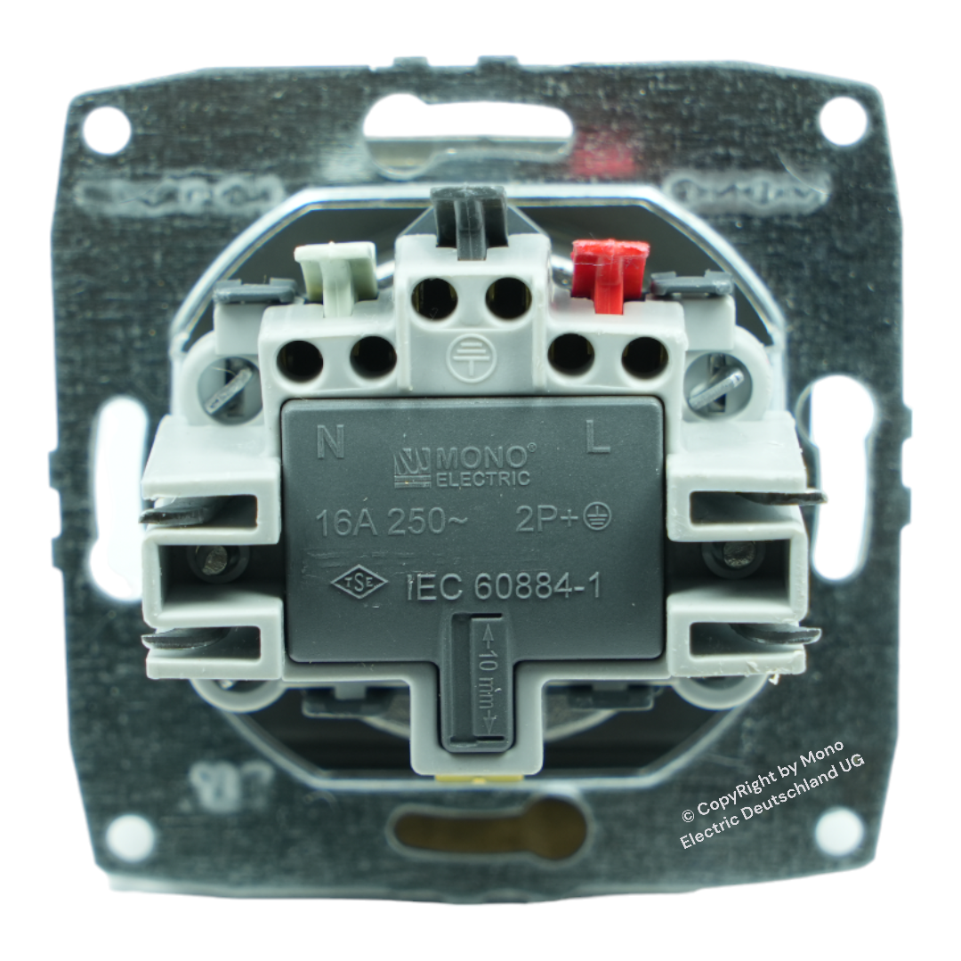 Steckdose mit Klappdeckel