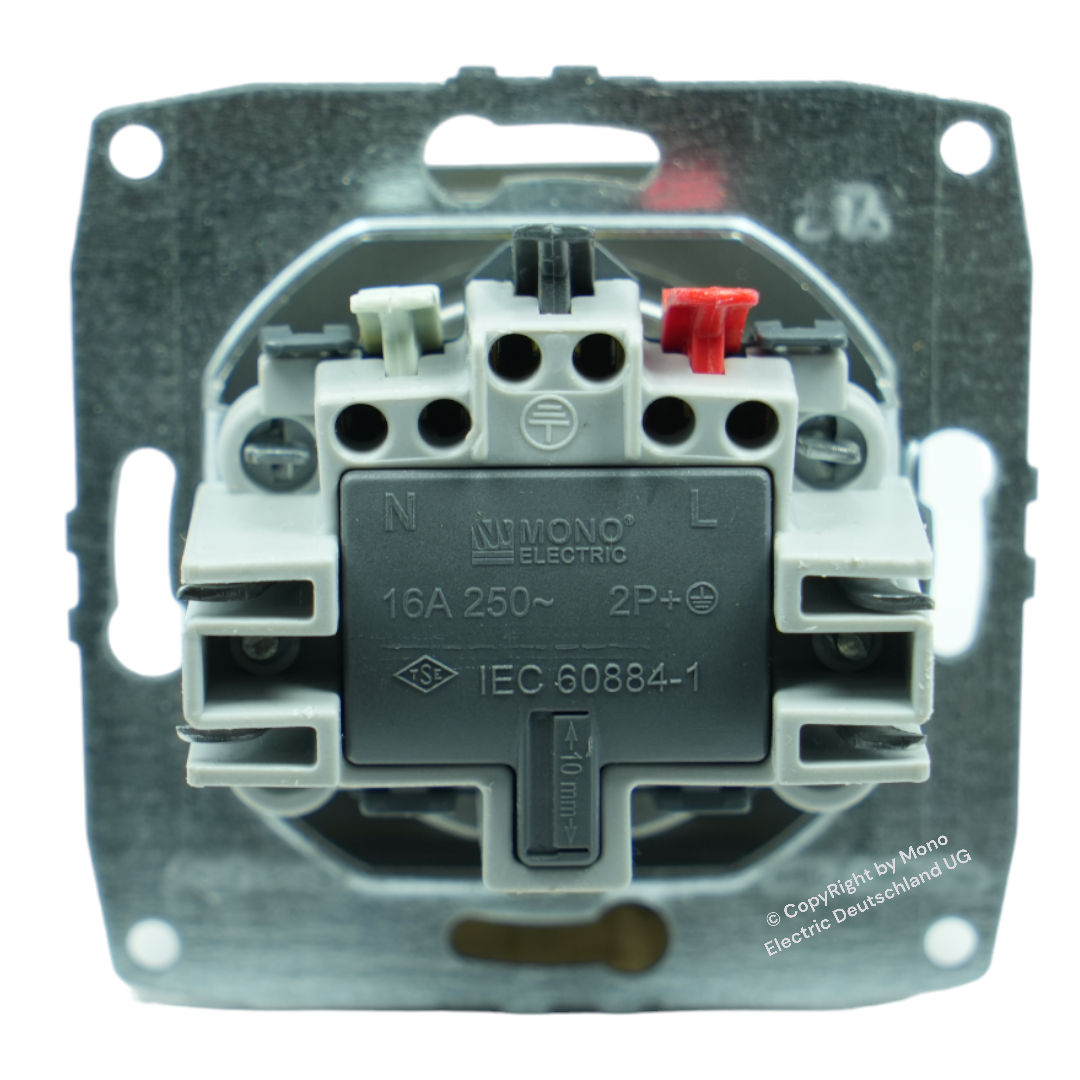 Steckdose mit Klappdeckel und Kindersicherung